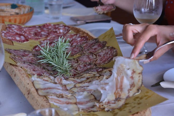 Experience Chianti & Cheese w/ 3 wineries & dairy visit—max 8 pp - What the seven-hour schedule means for you