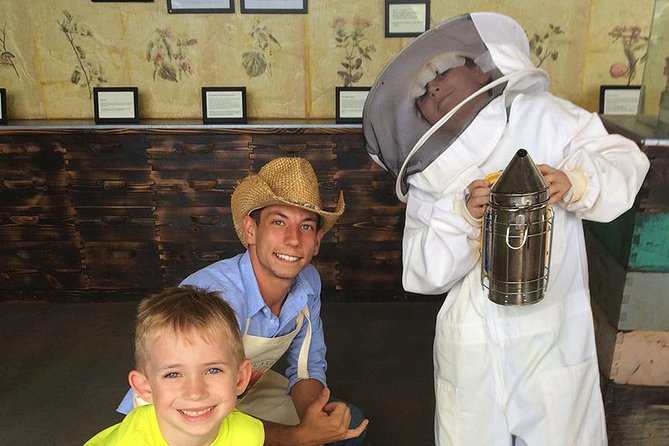 Experience Our Honey Farm And Beekeeping Tour - A close look at Big Island Bees near Captain Cook