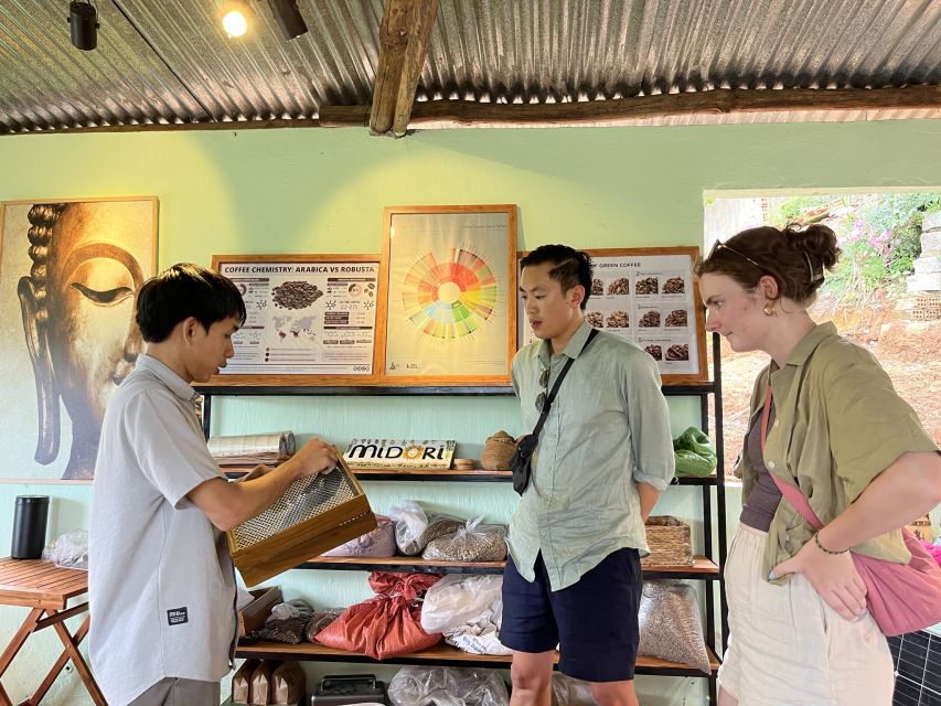 Experience specialty coffee with sustainable coffee farmers - Meeting Huy, the farmer behind the coffee