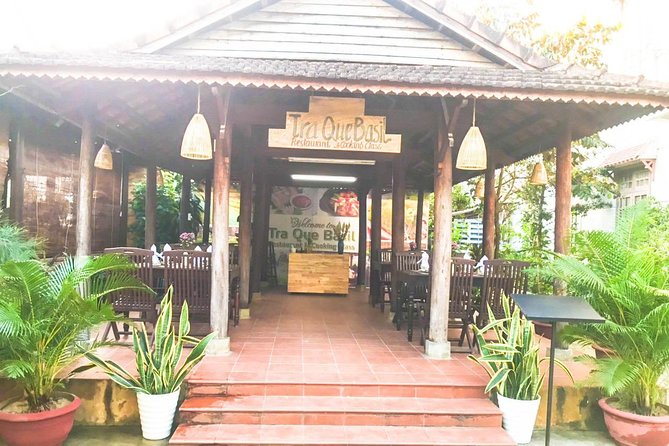 Farmer & cooking class package - Working with traditional garden tools