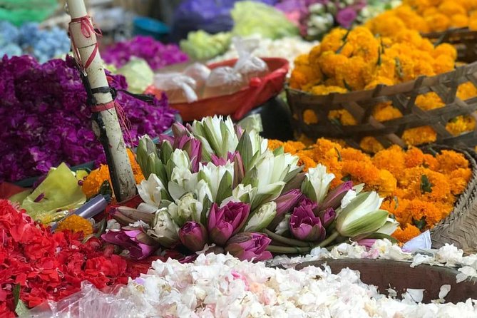 Farmer market, waterfalls, holy spring - All Inclusive - Lunch is local, but not included