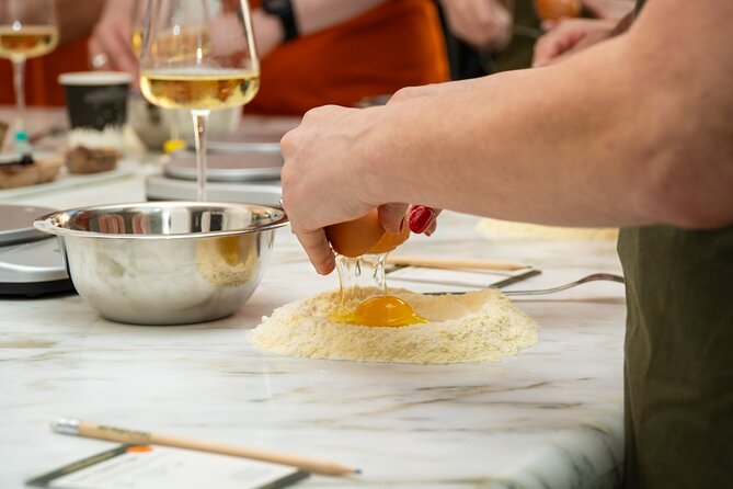 Farmer's Market and Pasta Making with Italian Wine - Timing, meeting point, and cancellation details