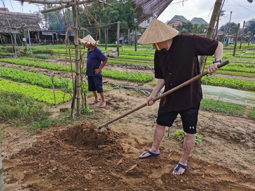 Farming with Farmers at ancient vegetable Village "Tra Que" - Small details that can make the day better
