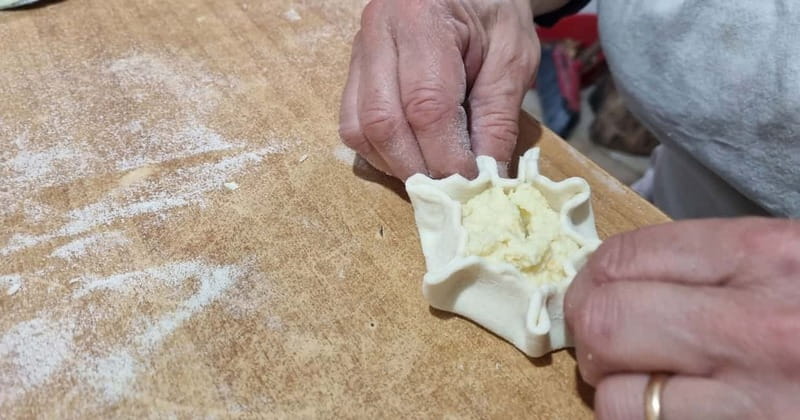 From Alghero: Farm to Table cooking experience in Montresta - Cooking traditional food with a local family