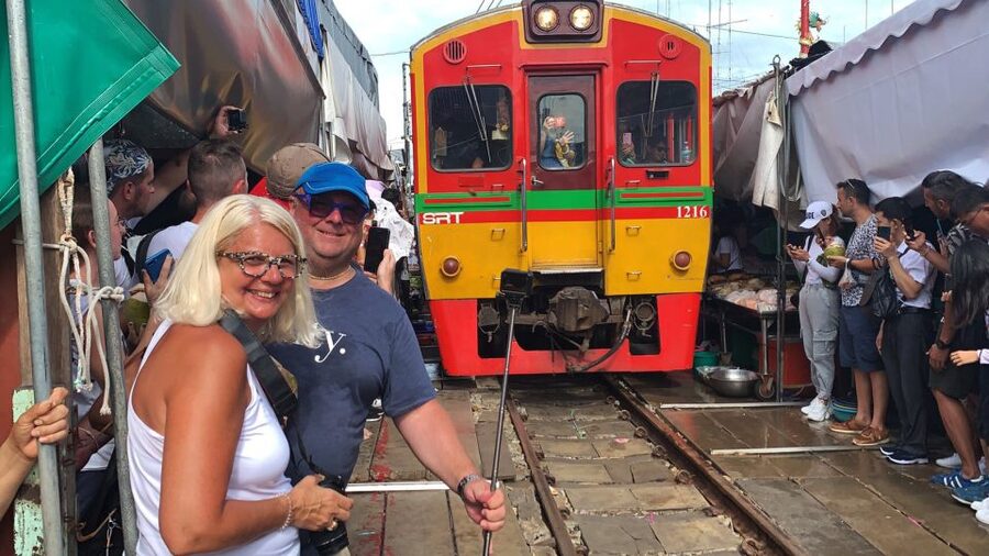 From Bangkok: Floating & Railway Markets Tour & Coconut Farm - Seven hours from Bangkok, with an early start