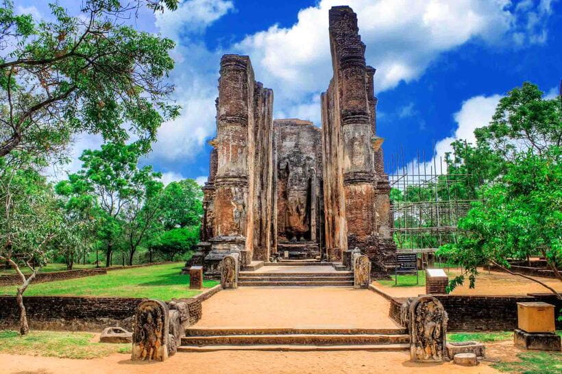 From Kandy : Polannaruwa ancient city with Farmers Lunch - Four hours among Polonnaruwa’s royal ruins