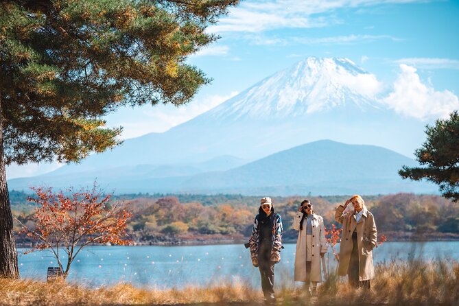 From Tokyo Mt.Fuji, Lake Kawaguchi, Makaino Farm day tour - Oishi Park: a quick first look at Lake Kawaguchi