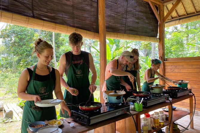 From Ubud: Authentic Bali Farm Cooking School & Organic Farm - From Ubud market stalls to Taro Village gardens