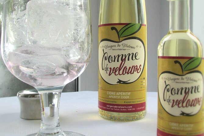 Fruit alcohol tasting + Velvet Orchards audio tour - A fruit-to-glass stop by Lac-Saint-Jean