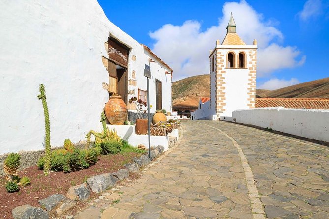 Fuerteventura Villages Caves and Farm Tour with Lunch from North - Key points at a glance