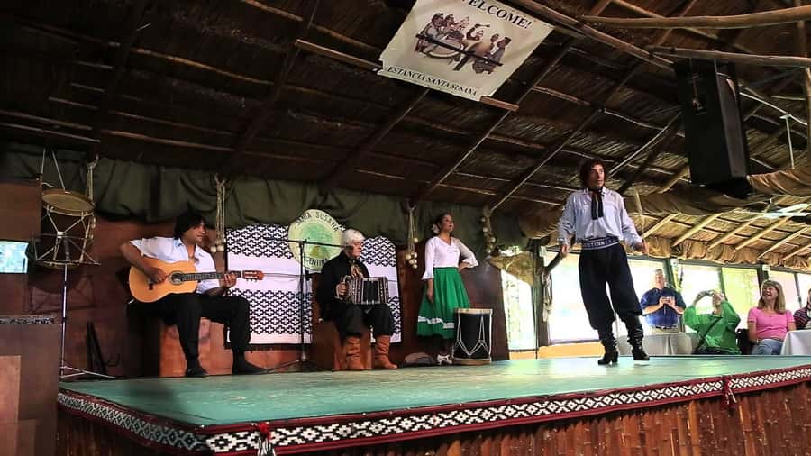 Full-Day at Santa Susana Ranch with BBQ, Drinks and Show - A long Argentine barbecue lunch with tango and folklore