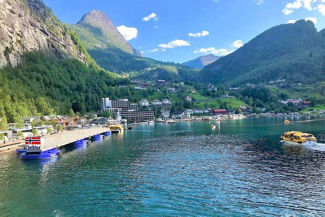 Geiranger by Royal route, 5 hours with visiting a high-mountain farm - Westerås Restaurant: the long stop that shapes the day