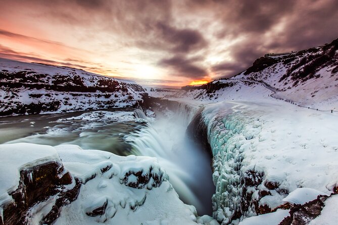 Golden Circle, Fridheimar Farm & Horses Small Group Tour from Reykjavik - What the minibus experience is really like