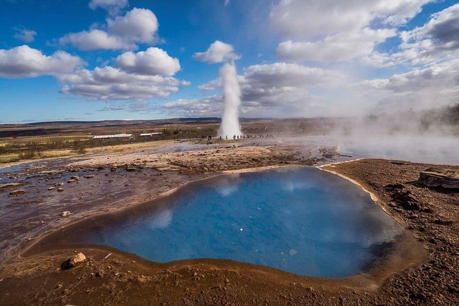 Golden Circle Premium Tour with Fridheimar Farm - Geysir: geothermal action in Haukadalur