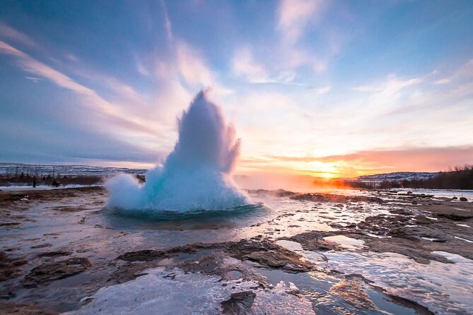 Golden Circle Silfra Snorkeling and Fridheimar Tomato Farm Lunch - Geysir and Strokkur: a short geothermal stop