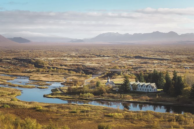 Golden Circle Tales, Tomato Farm & Kerid – Small Group from RVK - Geysir and the reliable eruption of Strokkur