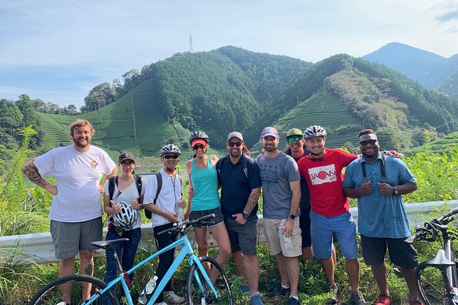 Guided Bike Tour to a Green Tea Farm in Shizuoka (not e-bikes) - Meeting a small Shizuoka tea farm