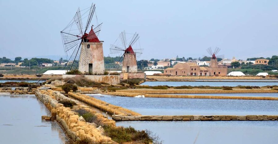 Guided tour of the Marsala Salt Pans and salt harvesting - Walking among the tanks and windmills