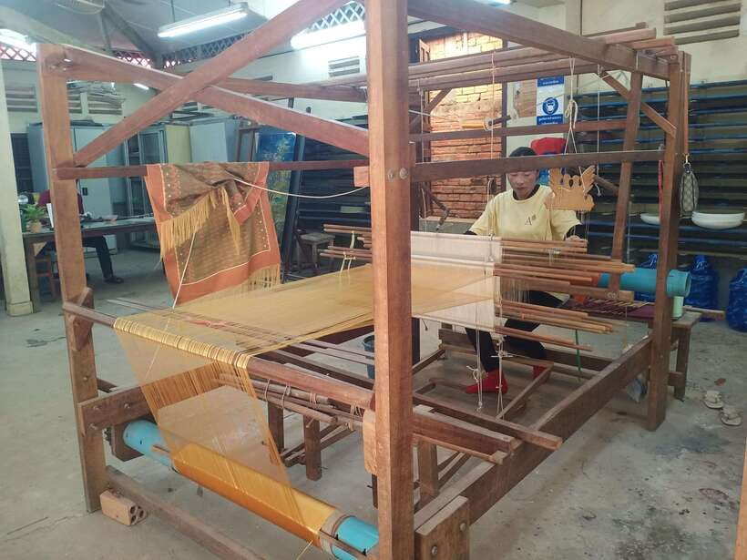 Half Day Trip: Silk Farm, Satcha, and Senteur d'Angkor Tour - The 15-minute tuk-tuk ride from Siem Reap