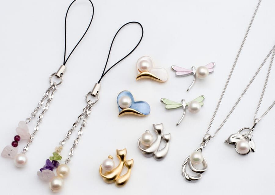 Hands-on Pearl Harvesting Workshop! - Choosing a pendant, phone strap, or earrings