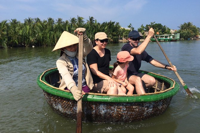 Hoi An Farming and Fishing life Experience Tour - Cycling through rice fields and village roads