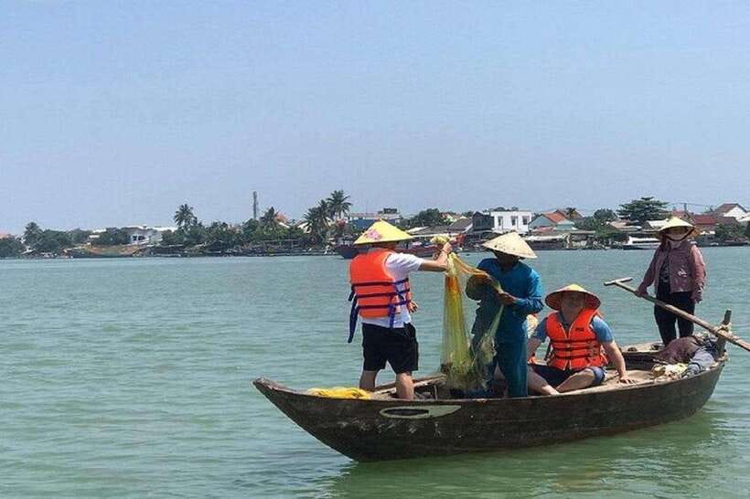 Hoi An Wet Rice Farming Tour-Basket Boat Tour Fishing-Lunch - The guide and the level of explanation