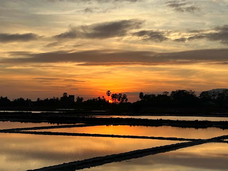 Kampot Countryside include Pepper farm, Salt field & Lake - Key points at a glance