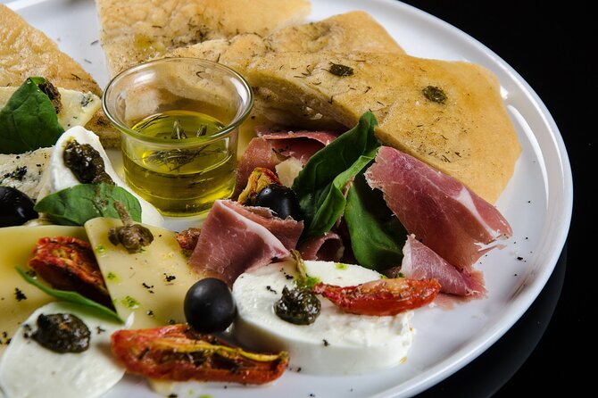 Kleanthi Olive Farm: Guided Tour with Local Delicacies Tasting - Seeing how olives become oil