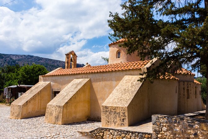 Knossos, Lasithi, Zeus Cave & Olive Mill Farm Combo Tour - The Cave of Zeus and the climb into Dikteon Antron
