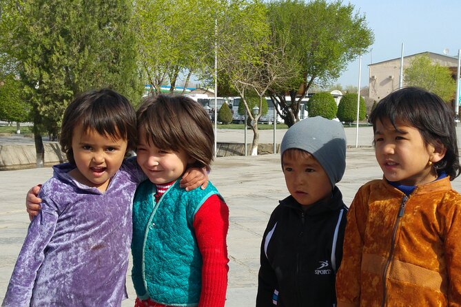 Kolkhoz: Private visit to the cotton farmers' village - Leaving Samarkand for the old collective farm