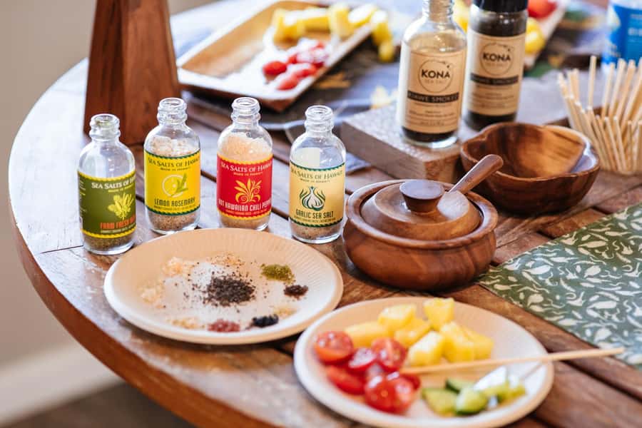 Kona: Hawaiian Salt Farm Tour - The optional foot soak and extra time