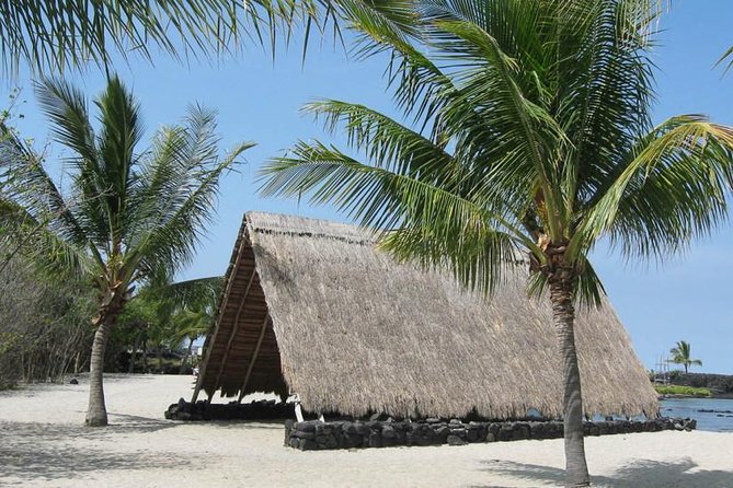 Kona Tour: Bee Farm, Kona Coffee, and National Historical Parks - A full day from Konas shore to coffee country