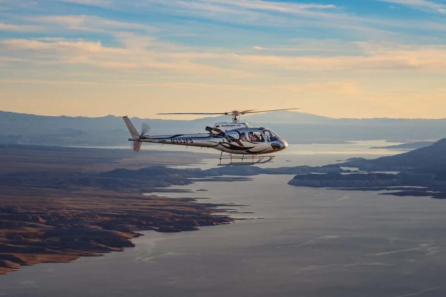 Las Vegas: Grand Canyon Helicopter Western Ranch Adventure - Descending 1,500 feet below the Grand Canyon rim