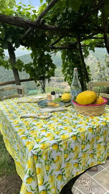 Maiori: Hiking Tour to A Lemon Farm with Lemon Tastings - Reaching the family lemon farm