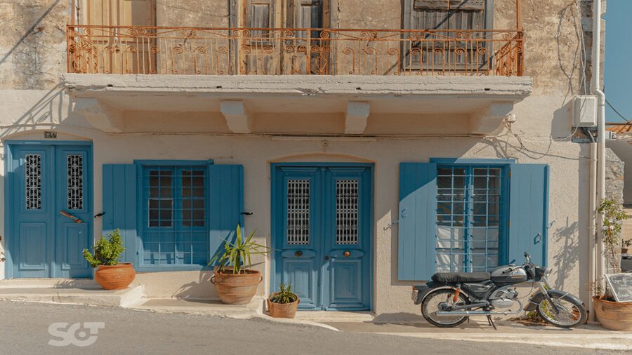 Makrigialos-Ierapetra: Hidden Villages & Olive Oil Farm Tour - Kalamafka combines lunch and a walk