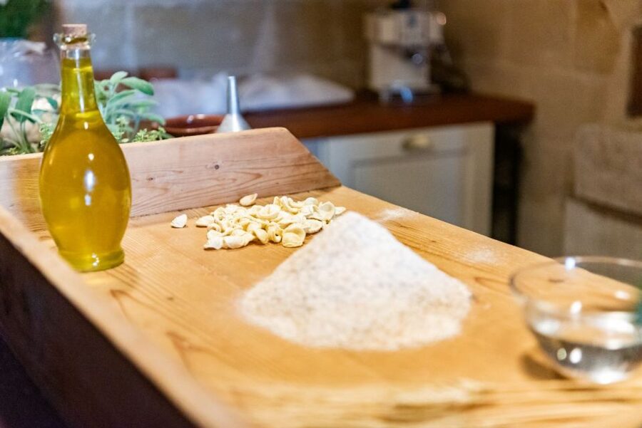 Matera: Pasta Cooking Class Old Farmer Style in Sassi Cellar - The 20-minute introduction to Matera’s cave life