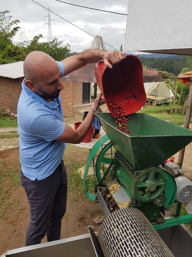 Medellin: Guatape, El Peñol Coffee Farm Private Tour & Fruit - What the $169 price buys you