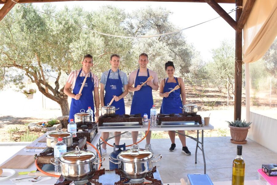 Moires: Cooking Class and Olive Oil Tasting at a Family Farm - Who should book this class?