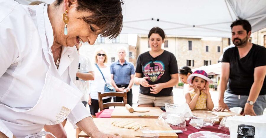 Montepulciano: Italian Cooking Class at a Tuscan Farm - Making pici with only water and flour