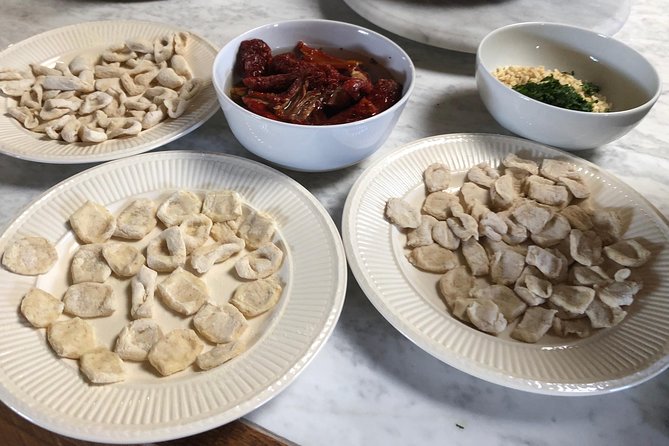 Organic cooking class with a sommelier in an Olive and wine farm - Organic vegetables and seasonal cooking