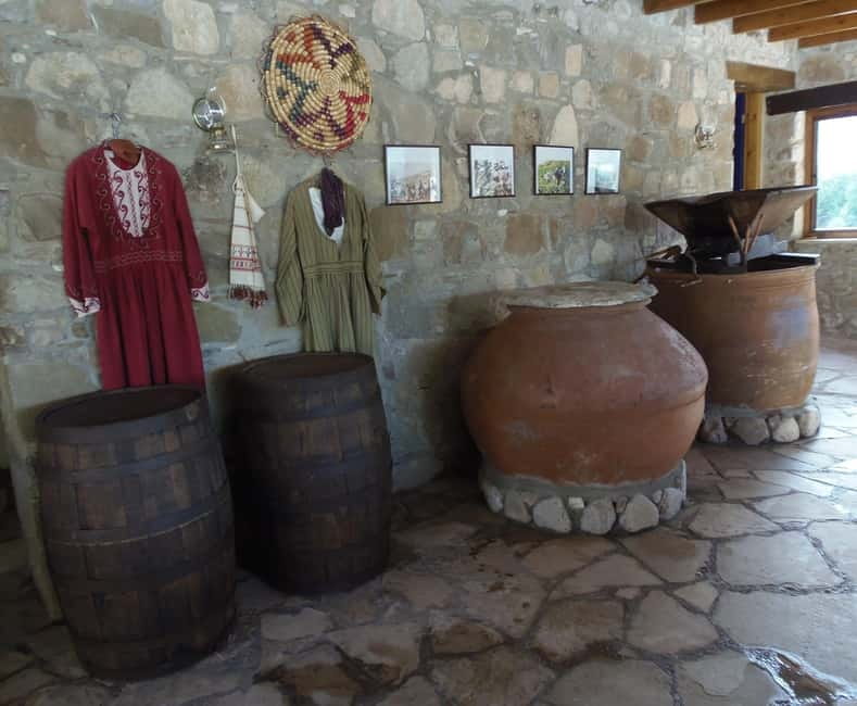 Paphos/Limassol: Donkey Farm Day Trip with Lunch & Tastings - A barbecue with music and Syrtaki