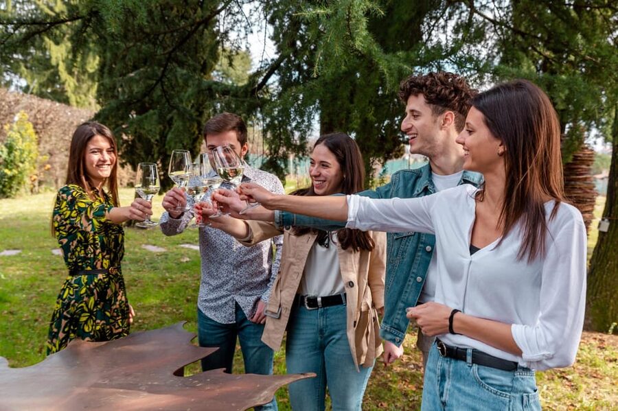 PARCO DELLA FILANDETTA WINE & ART FARM : ART&NATURE TOUR - Walking through the organic vineyard