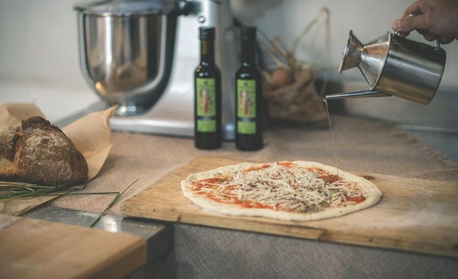 Partinico: Pizza-Making Class on an Organic Farm with Wine - Making pizza with your own hands