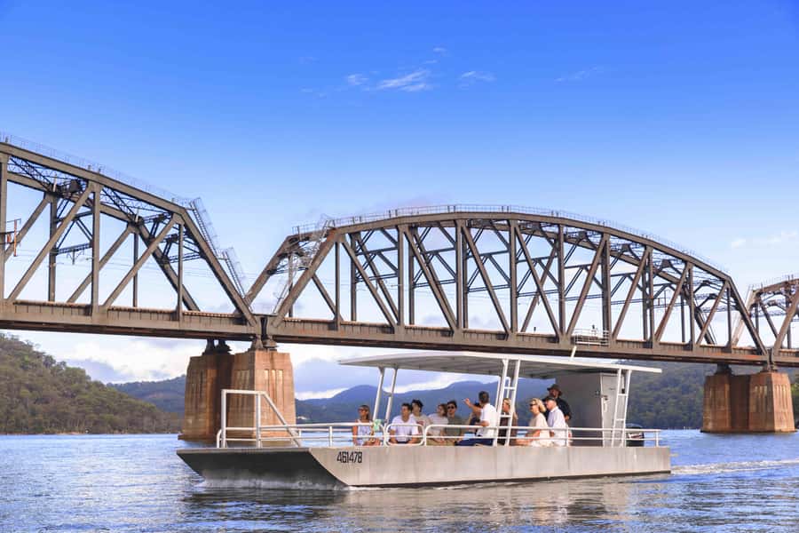 Pearl & Oyster Farm Hawkesbury River Cruise - The guided farm visit and the timing question