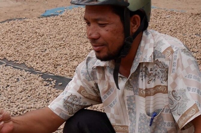 Pepper Farm Guided Tour, Kep/Crab Market, Salt Field &Secret Lake - Who will get the most from this tour