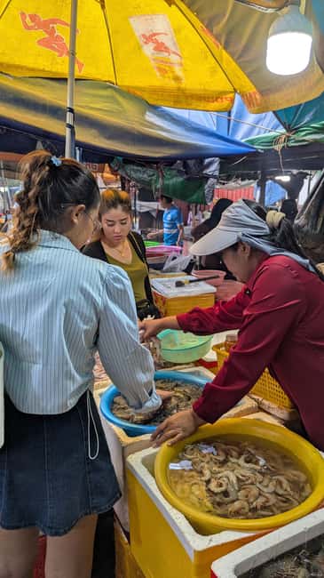 Pepper farm guided tour, Kep/Crab Market, salt & secret lake - Starting in Kampot and crossing the salt fields
