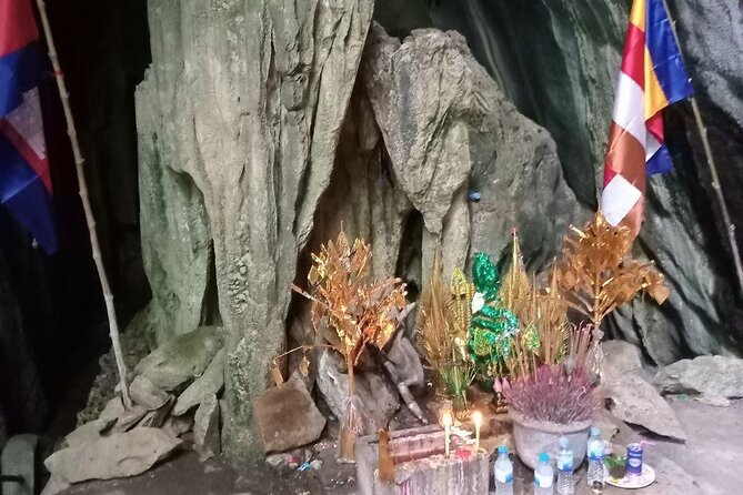 Phnom Penh Kampot Kep Tour "Pepper Farm, Salt Field, Crab Market" - Phnom Chhngok Cave Temple