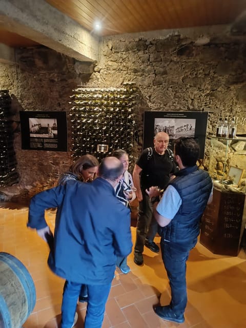 Porto: Douro valley 2 farms with wine tasting and lunch - Second farm: lunch, wine, and local production