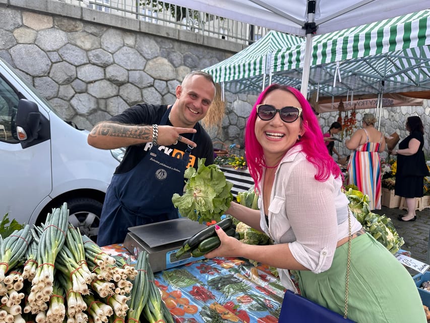Prague: Farmers Market and Brunch Class with Celebrity Chef - The short walk to Mariko’s river-view home