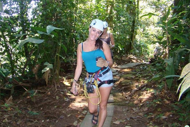 Private Full-Day Mindo Cloud Forest,Butterfly Farm, Chocolate Tour bird watching - Butterflies at Mariposas de Mindo